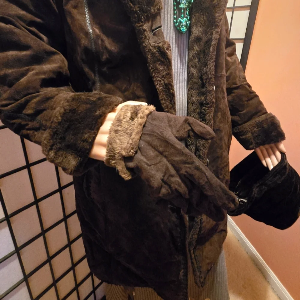 Women's Luxury suede winter hooded coat - Picture 11 of 15